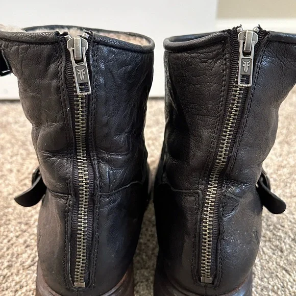 Frye women’s leather boots with faux fur lining. - Picture 3 of 9